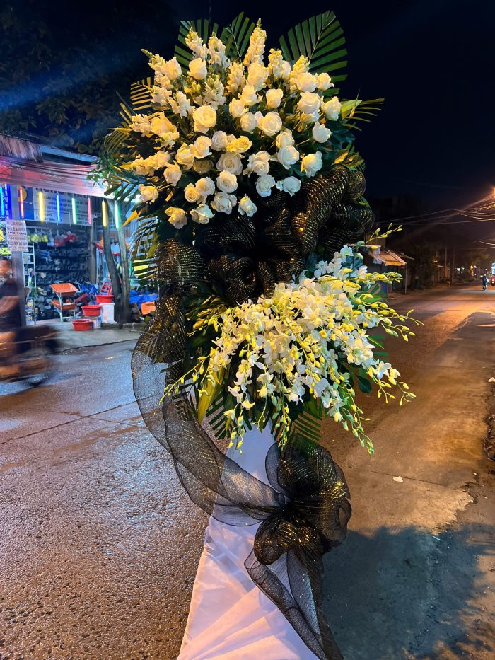 Kệ Hoa Chia Buồn 717
