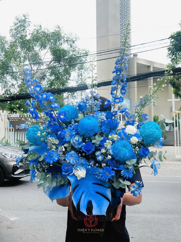Giỏ hoa tone xanh - Hoa Delphinium